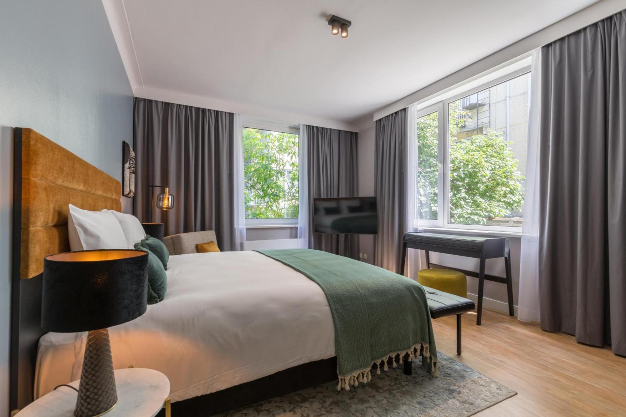 Leonardo The Plaza 4*