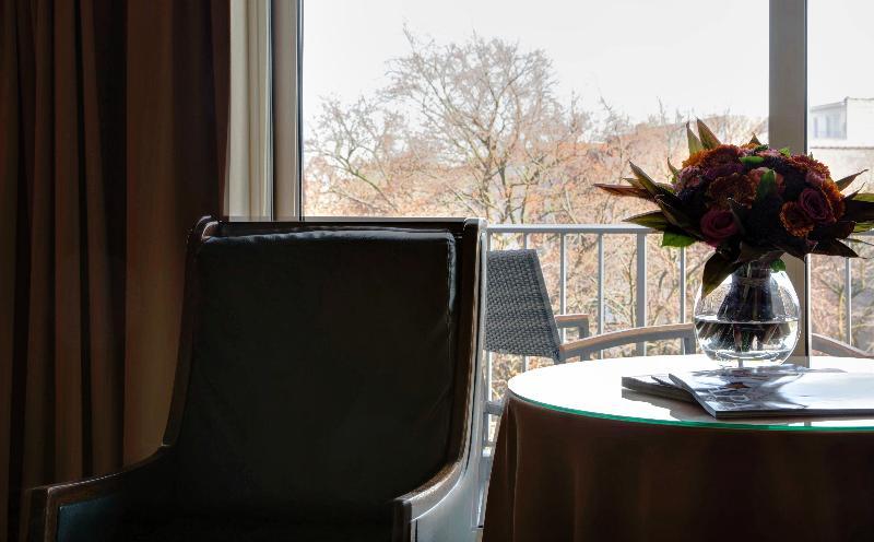 Leonardo The Plaza Hotel 4*